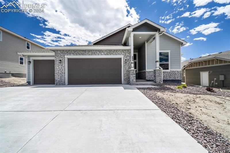 889 Old Grotto Dr, Monument, CO 80132
