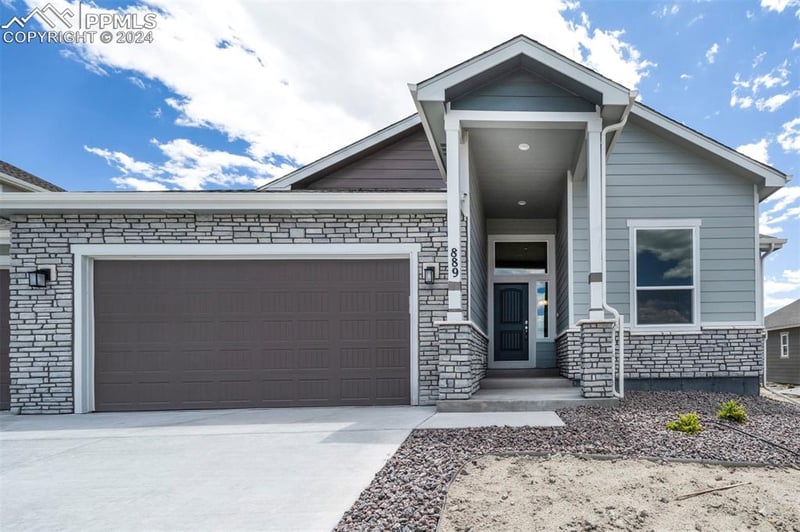889 Old Grotto Dr, Monument, CO 80132