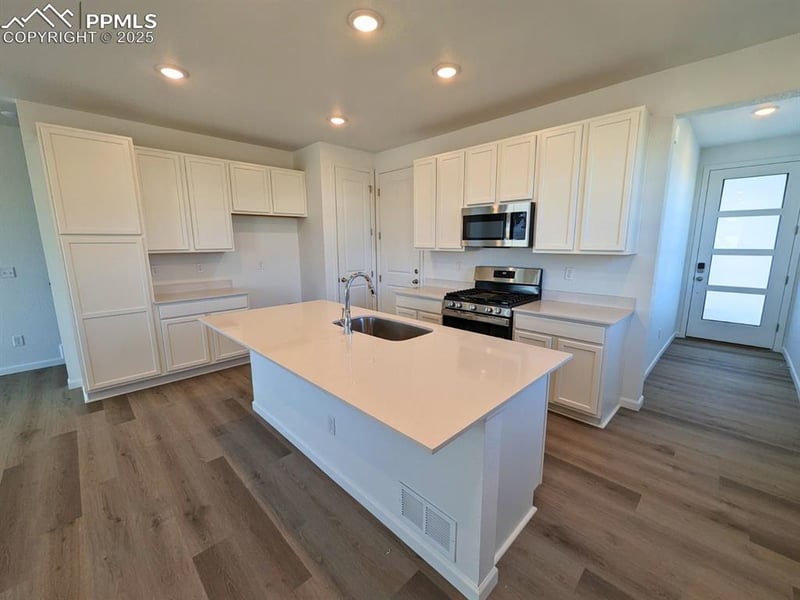 889 Solum Grv, Colorado Springs, CO 80915