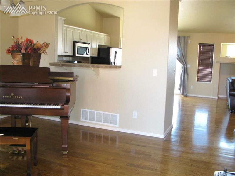 8895 Canary Cir, Colorado Springs, CO 80908