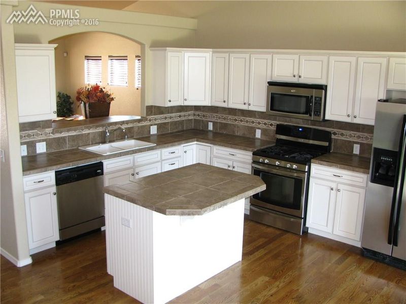 8895 Canary Cir, Colorado Springs, CO 80908