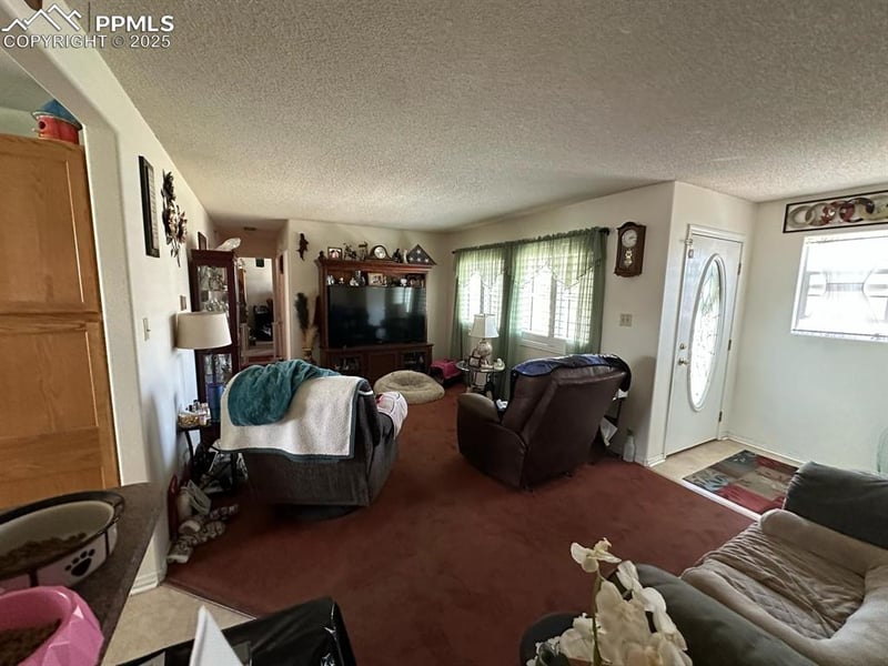 89 Rose Dr, Colorado Springs, CO 80911