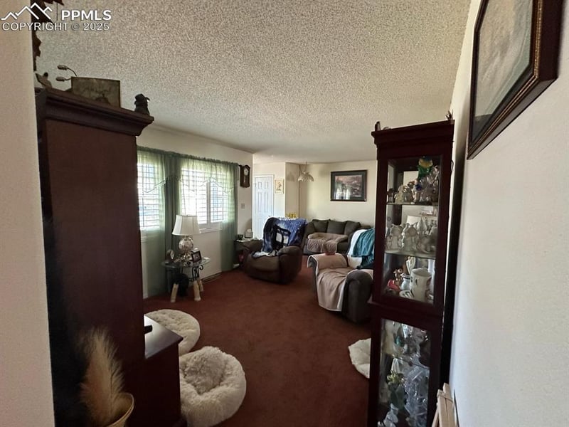 89 Rose Dr, Colorado Springs, CO 80911