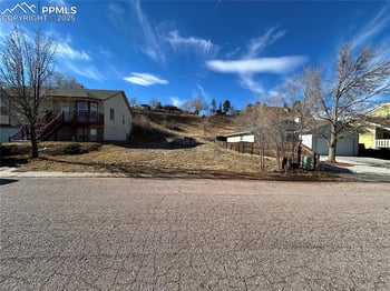 890 Columbine Ave, Colorado Springs, CO 80904