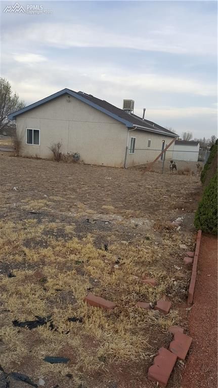892 S Kline Dr, Pueblo, CO 81007