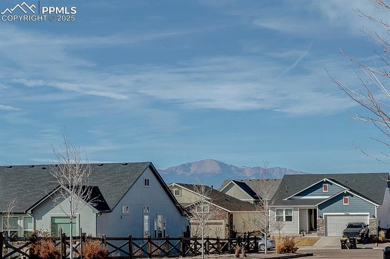 8934 Pacific Crest Dr, Colorado Springs, CO 80927