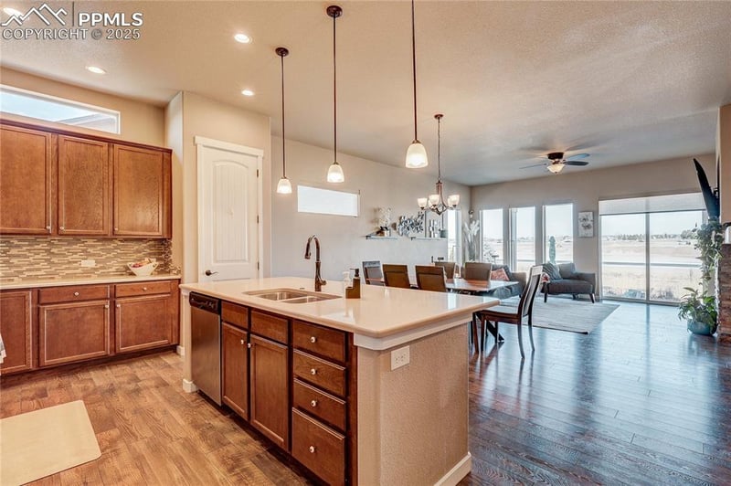 8934 Pacific Crest Dr, Colorado Springs, CO 80927