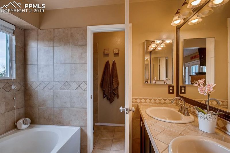 894 Daffodil St, Fountain, CO 80817