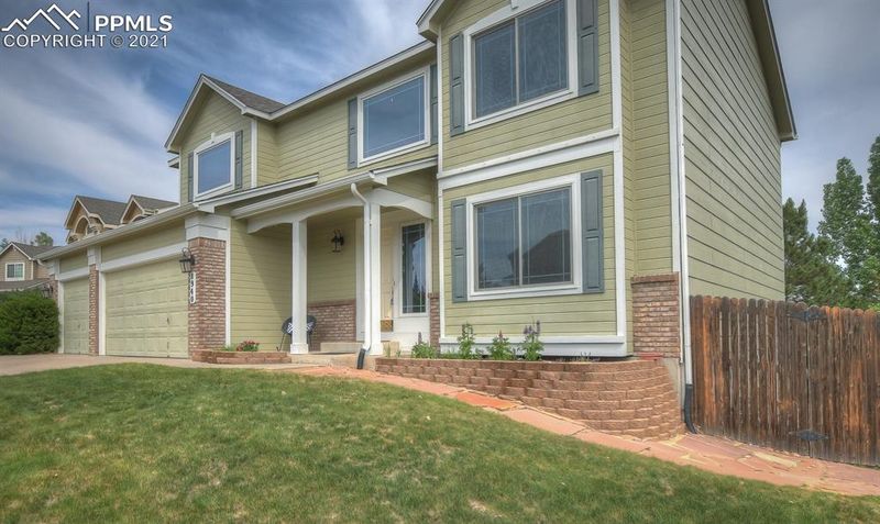 8940 April Dr, Colorado Springs, CO 80920