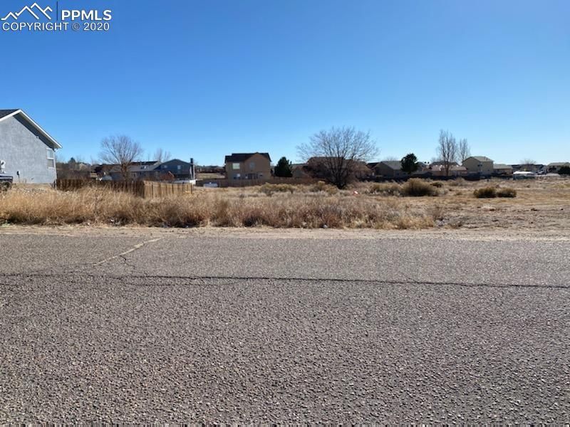 898 S Harmony Dr, Pueblo, CO 81007