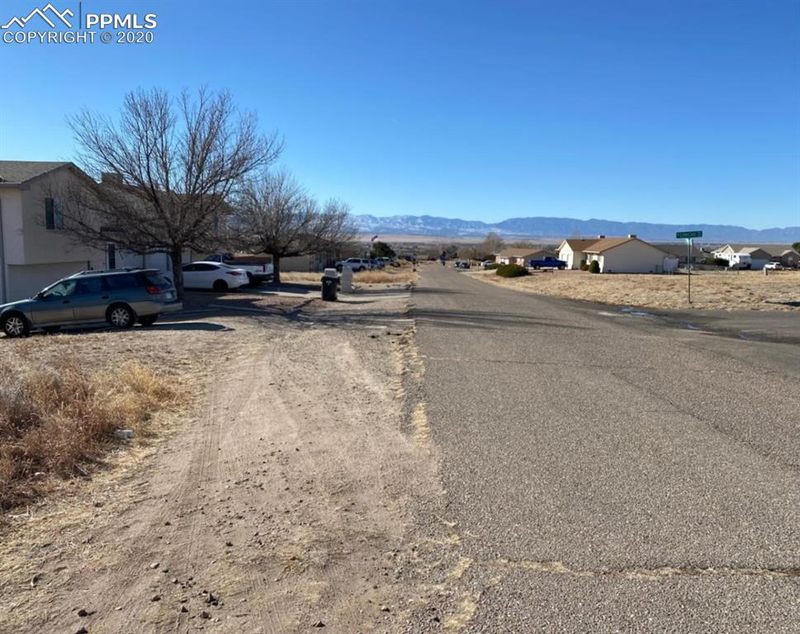 898 S Harmony Dr, Pueblo, CO 81007