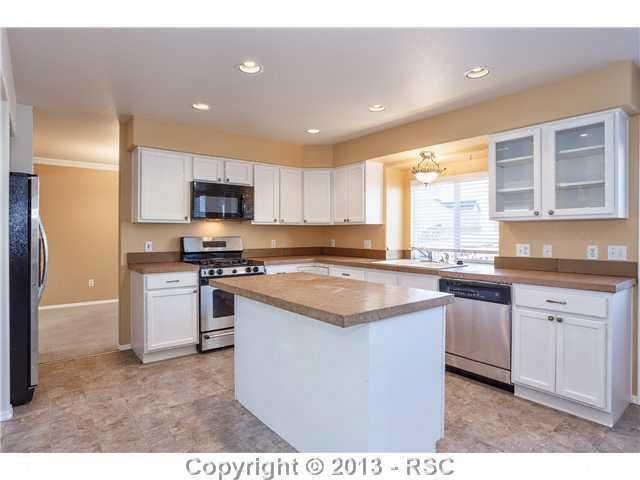 898 Mesa Creek Dr, Monument, CO 80132