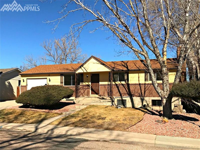 9 W Clover Cir, Colorado Springs, CO 80905