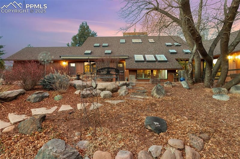 9 Swallow Dr, Colorado Springs, CO 80904