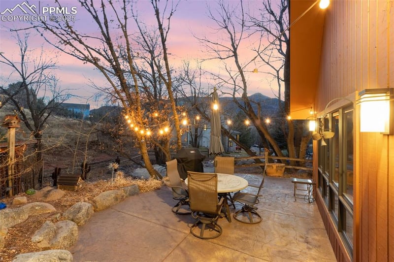 9 Swallow Dr, Colorado Springs, CO 80904