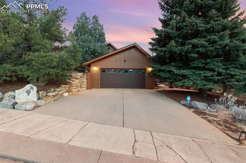 9 Swallow Dr, Colorado Springs, CO 80904