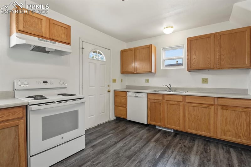 901-903 Teal Ct, Colorado Springs, CO 80910