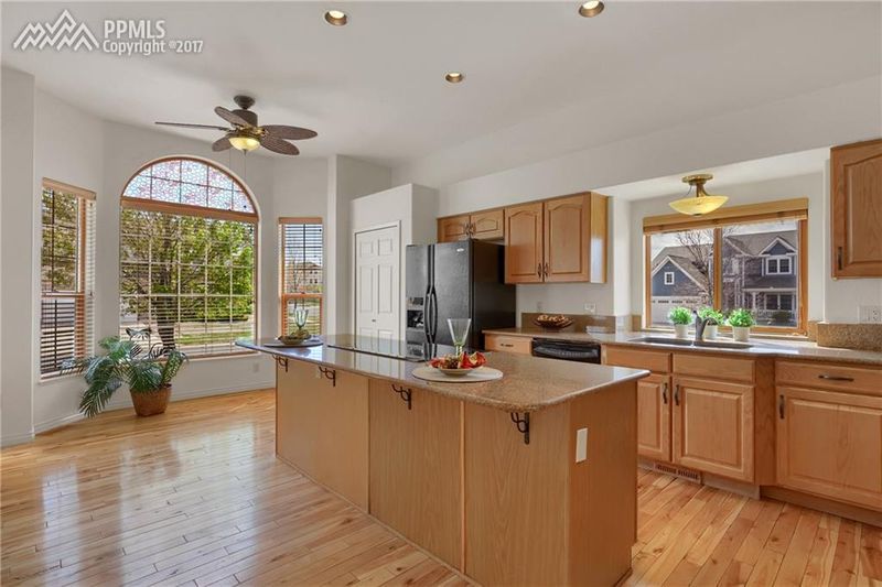 9010 Tuscany Way, Colorado Springs, CO 80920