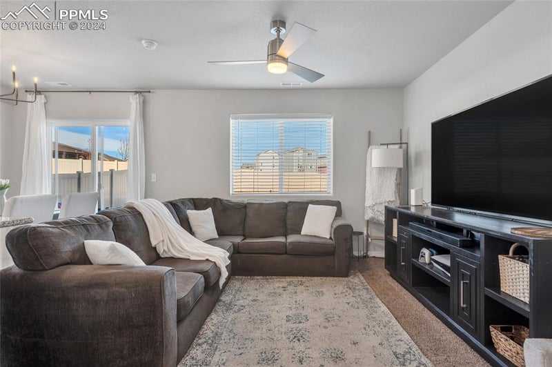 902 Cana Grv, Colorado Springs, CO 80916