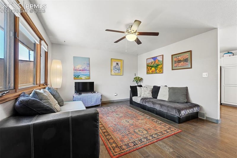 903 Bluelace Dr, Pueblo, CO 81001