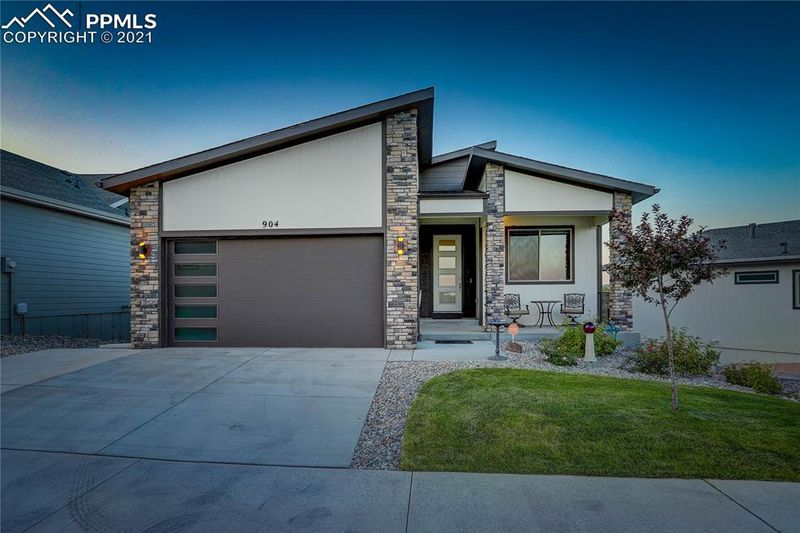 904 Uintah Bluffs Pl, Colorado Springs, CO 80904