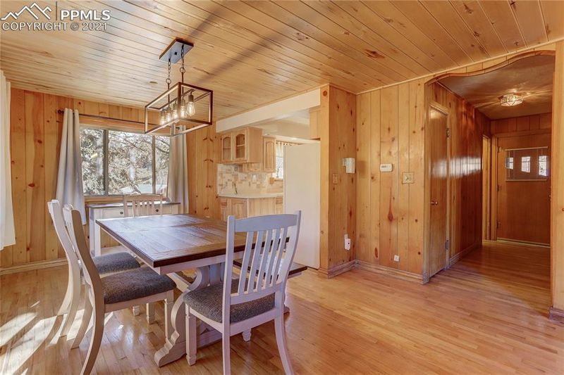 9040 Chipita Park Rd, Cascade, CO 80809