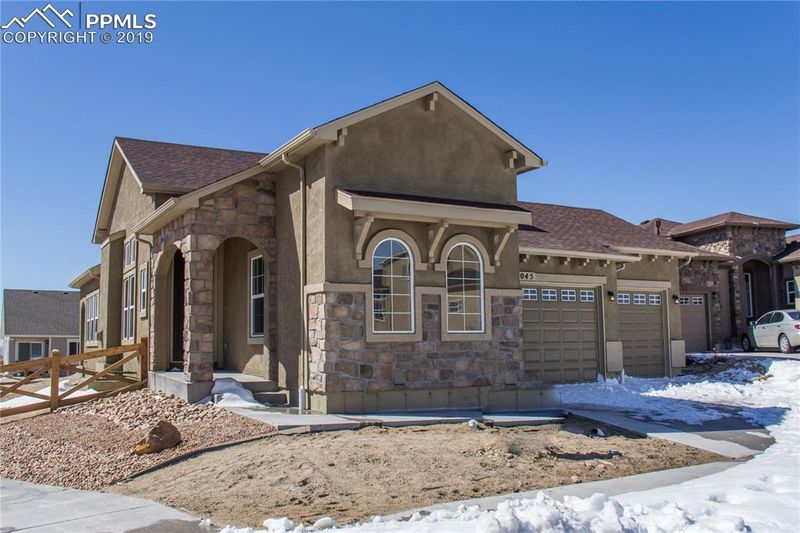 9045 Pacific Crest Dr, Colorado Springs, CO 80927