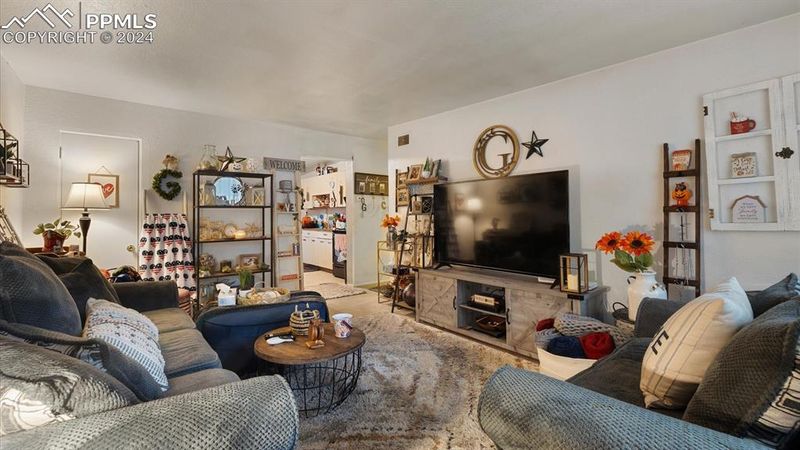 905 E 2nd St, Colorado Springs, CO 80907