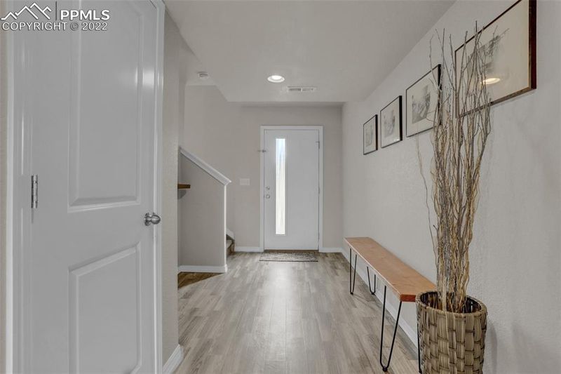 905 Grissom Dr, Colorado Springs, CO 80915