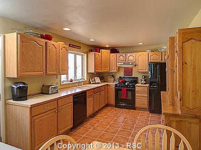 906 Zodiac Dr, Colorado Springs, CO 80905