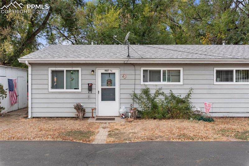 907 E 2nd St, Colorado Springs, CO 80907