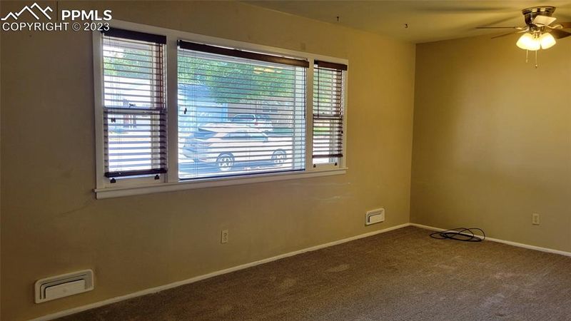907 Alexander Cir, Pueblo, CO 81001