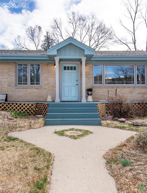 907 Skyway Blvd, Colorado Springs, CO 80905