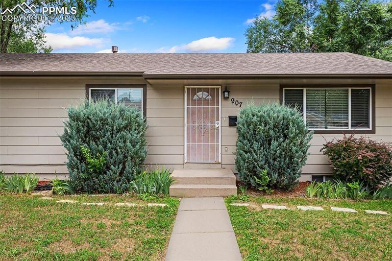907 Stewart Pl, Colorado Springs, CO 80910