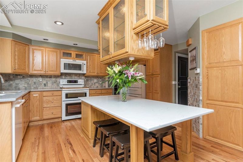 9075 Melbourne Dr, Colorado Springs, CO 80920