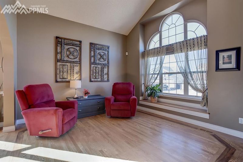 9085 Melbourne Dr, Colorado Springs, CO 80920