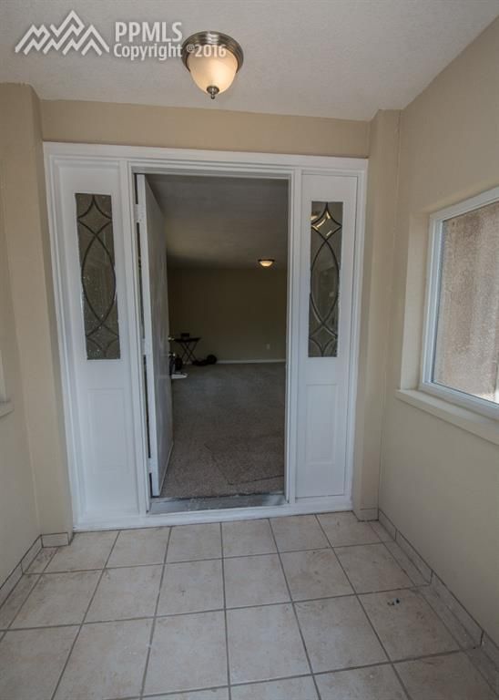 909 Bennett Ave, Colorado Springs, CO 80909