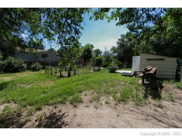 909 Bennett Ln, Colorado Springs, CO 80909