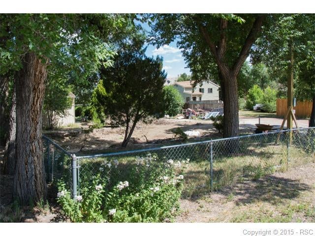 909 Bennett Ln, Colorado Springs, CO 80909
