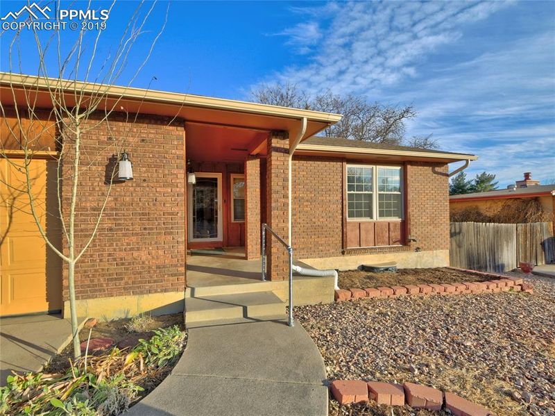 91 Massari Rd, Pueblo, CO 81001