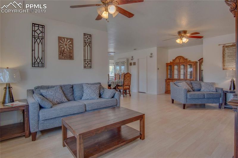 910 11th St, Penrose, CO 81240