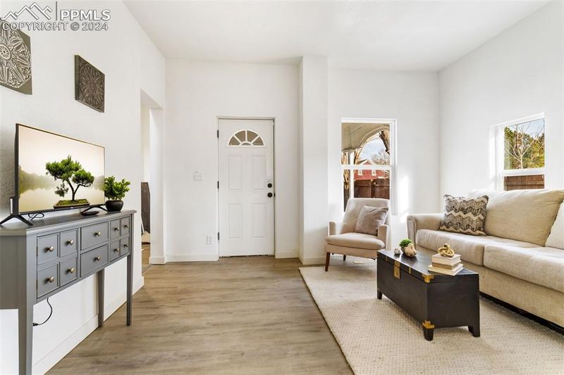 910 E 2nd St, Pueblo, CO 81001