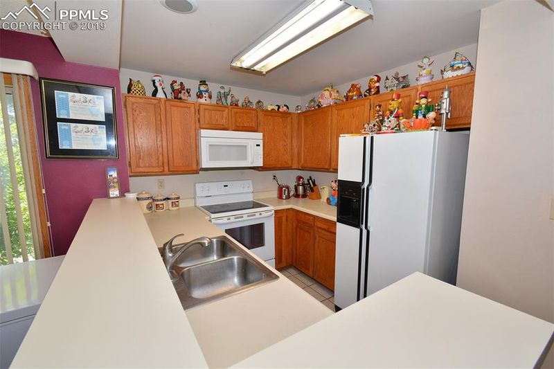 910 Acapulco Ct, Colorado Springs, CO 80910