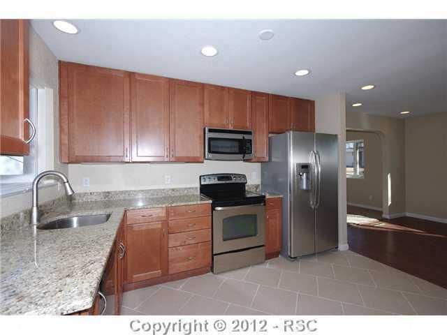 910 Boggs Pl, Colorado Springs, CO 80910
