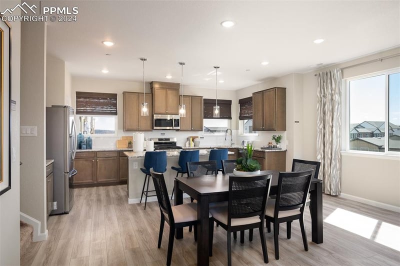 910 Hook Grv, Colorado Springs, CO 80907