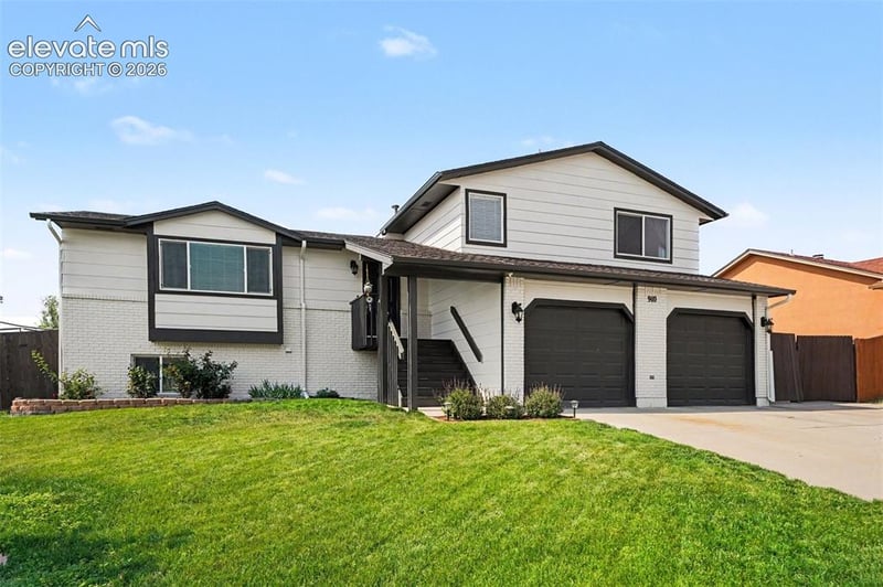 910 Lindstrom Dr, Colorado Springs, CO 80911
