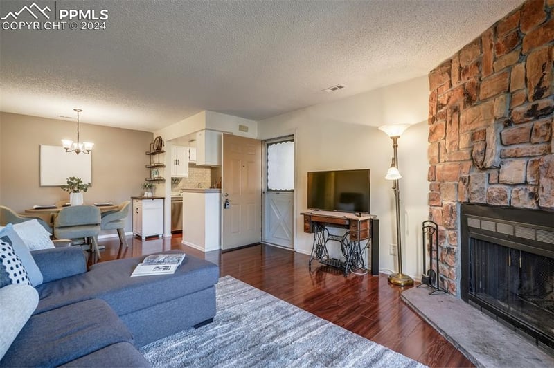 910 Tenderfoot Hill Rd #Apt 102, Colorado Springs, CO 80906