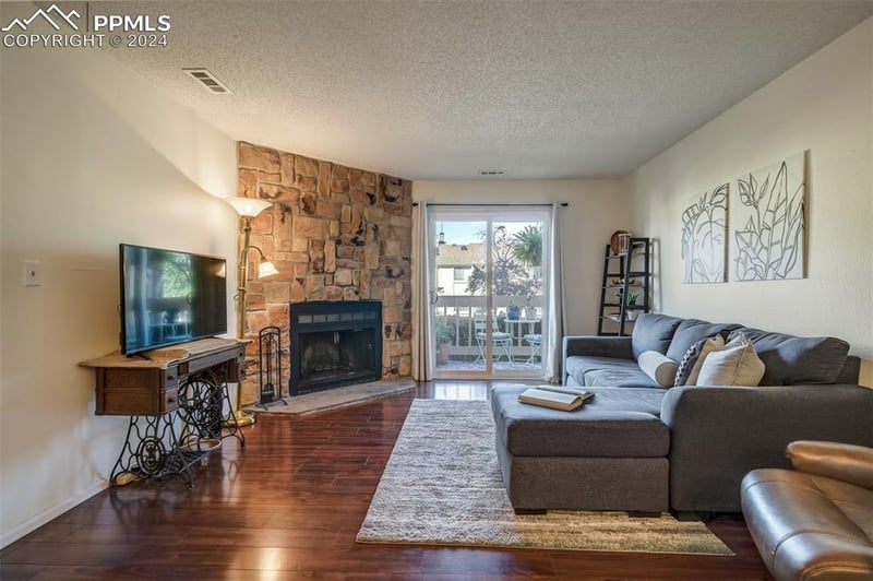 910 Tenderfoot Hill Rd #Apt 102, Colorado Springs, CO 80906