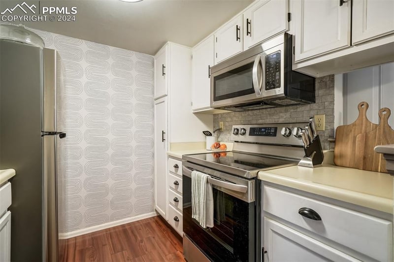 910 Tenderfoot Hill Rd #Apt 102, Colorado Springs, CO 80906