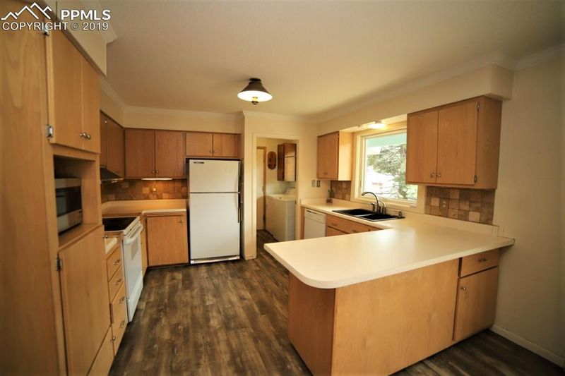 911 N Fullview St, Woodland Park, CO 80863